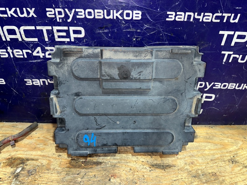 Крышка аккумулятора Isuzu Forward FRR34L4 6HK1 2006