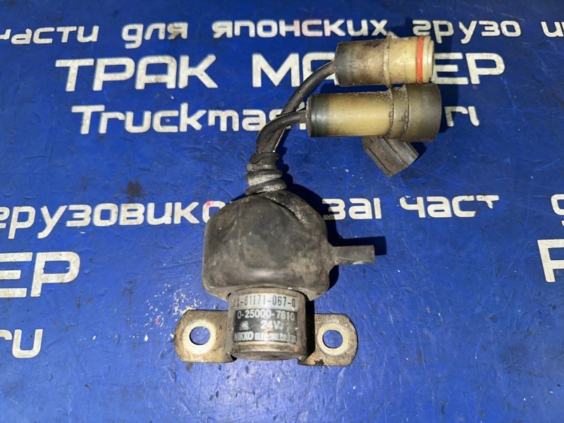 Реле стартера Isuzu Forward FRR34L4 6HK1 2006