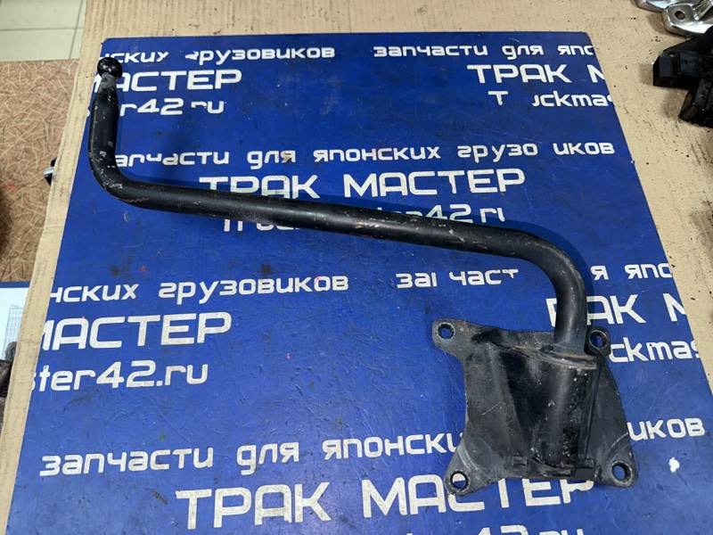 Стойка зеркала Mitsubishi Canter FE63DCY 4M50 2001 передняя правая