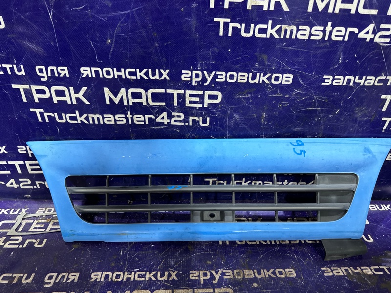 Решетка радиатора Isuzu Elf NKR66E 4HF1 1999