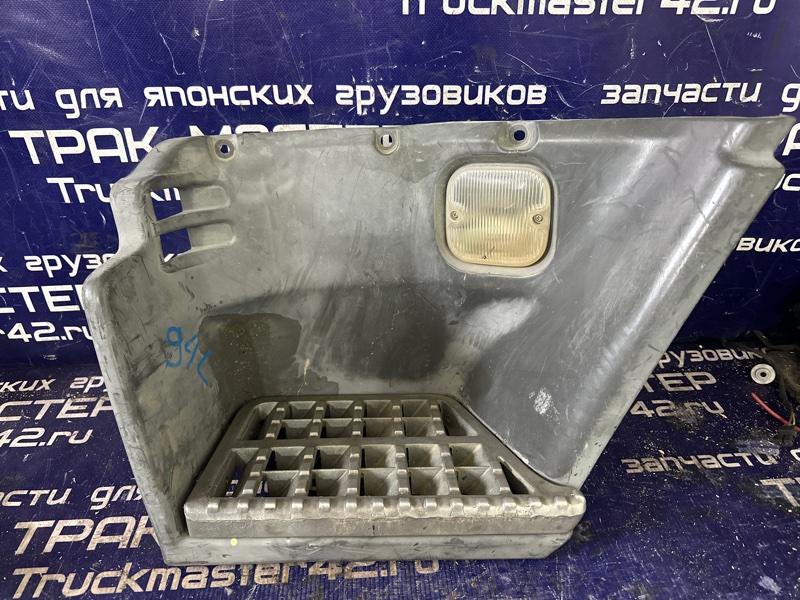 Подножка Isuzu Forward FRR34L4 6HK1 2006 передняя левая