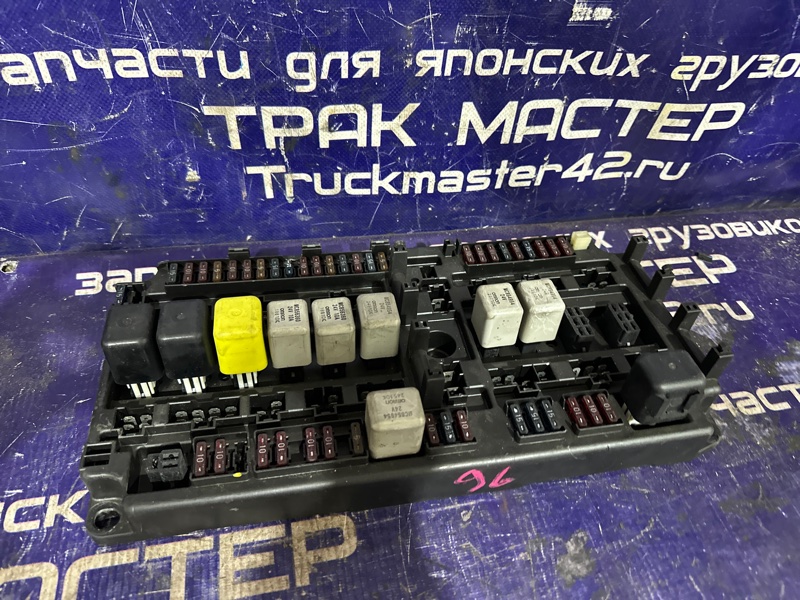 Блок предохранителей Mitsubishi Fuso FK61HK 6M61 2002