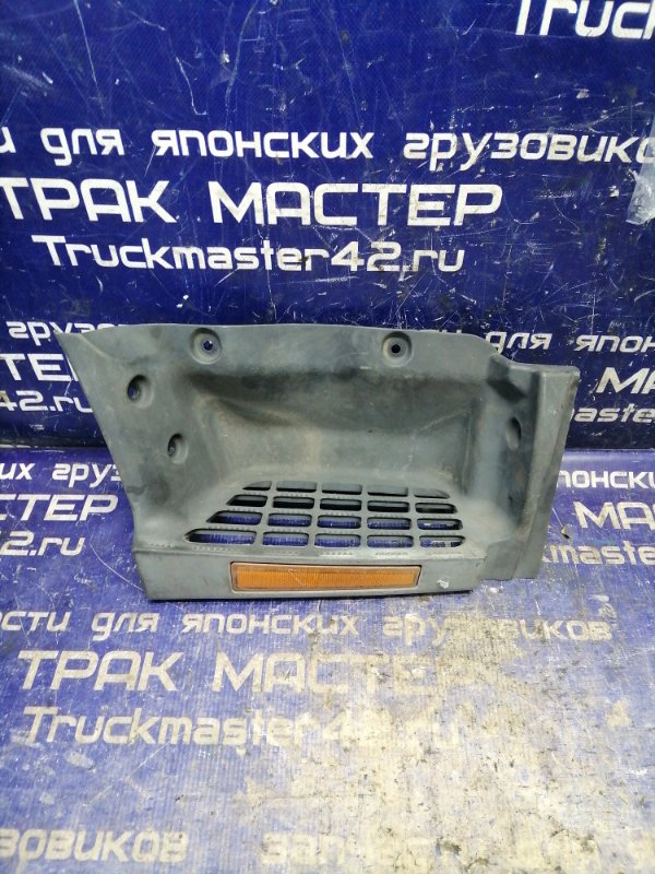 Подножка Mitsubishi Canter FB70ABX 4M40 2004 правая