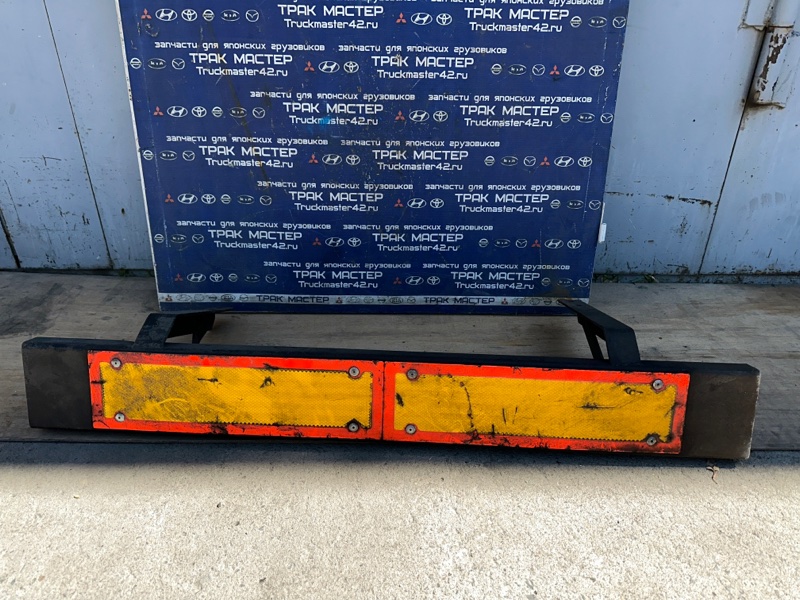 Задний бампер ( отбойник) Mitsubishi Canter FE50EB 4M51 2001
