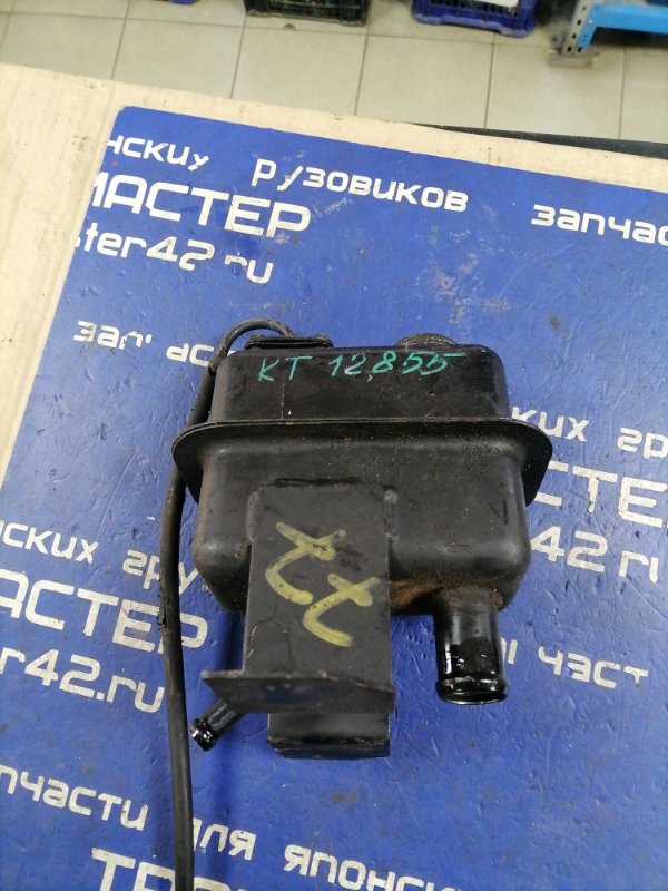 Бачок гидроусилителя NISSAN DIESEL MK210H FE6 1993 (б/у)