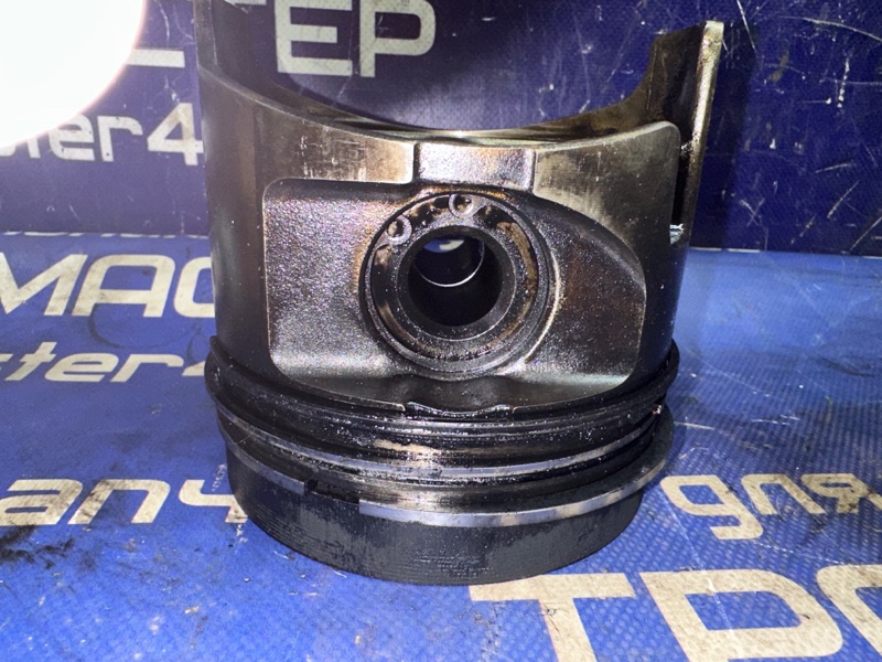 Поршень ISUZU FORWARD 6HL1-31236 (б/у)