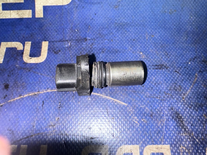 Датчик коленвала. ISUZU FORWARD FRR35 6HL1-31236 (б/у)