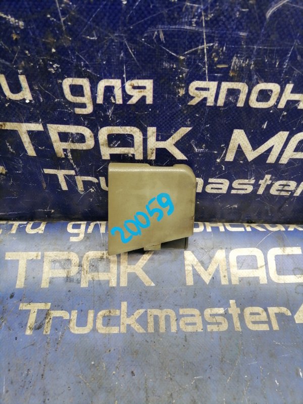 Заглушка обшивки двери MITSUBISHI FUSO FK61HK 6M61 2002 левая (б/у)