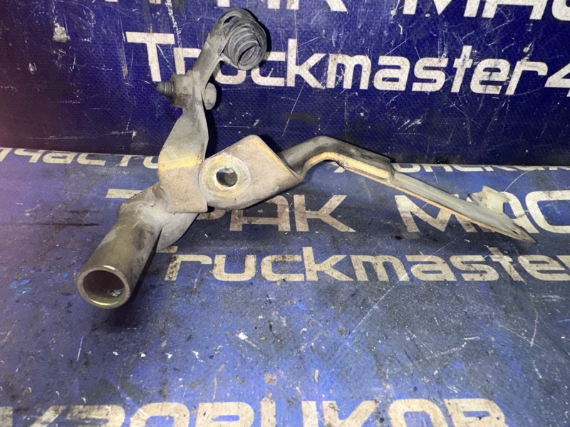 Кронштейн двигателя ISUZU FORWARD FRR35 6HL1-31236 (б/у)