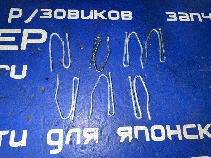 Крючок шторки салона (б/у)