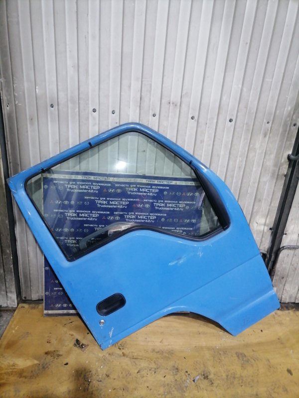Дверь ISUZU FORWARD NRR35E 6HL1 2004 правая (б/у)