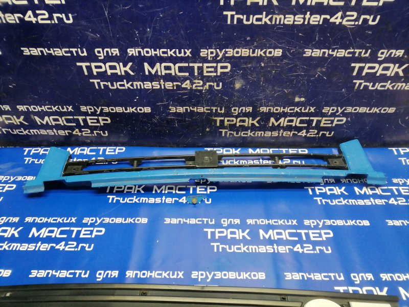 Решетка радиатора (б/у)