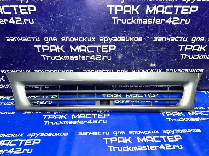 Решетка радиатора ISUZU FORWARD NRR35E 6HL1 2004 (б/у)