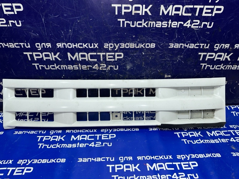 Решетка радиатора ISUZU ELF NJR85 4JJ1 2008 (б/у)