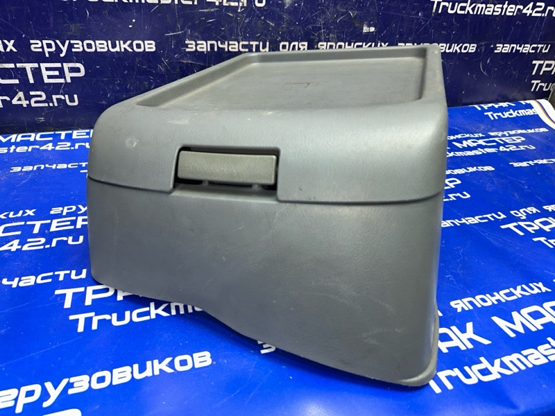БАРДАЧОК МЕЖДУ СИДЕНЬЯМИ MITSUBISHI FUSO FK61FM 6M60T 2005 (б/у)