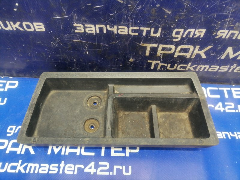 Пластик салона ISUZU FORWARD FRR32JB 6HE1 1991 (б/у)
