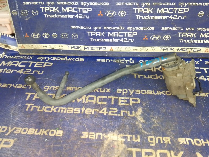 Стойка зеркала MITSUBISHI CANTER FE83DY 4M50 2007 передняя левая (б/у)