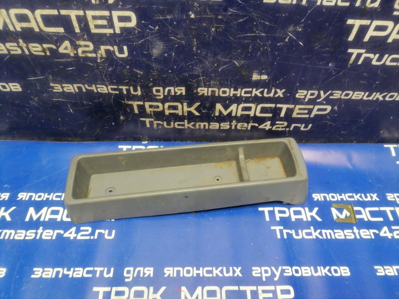 Консоль между сидений MITSUBISHI CANTER FE82DE 4M50 2007 (б/у)