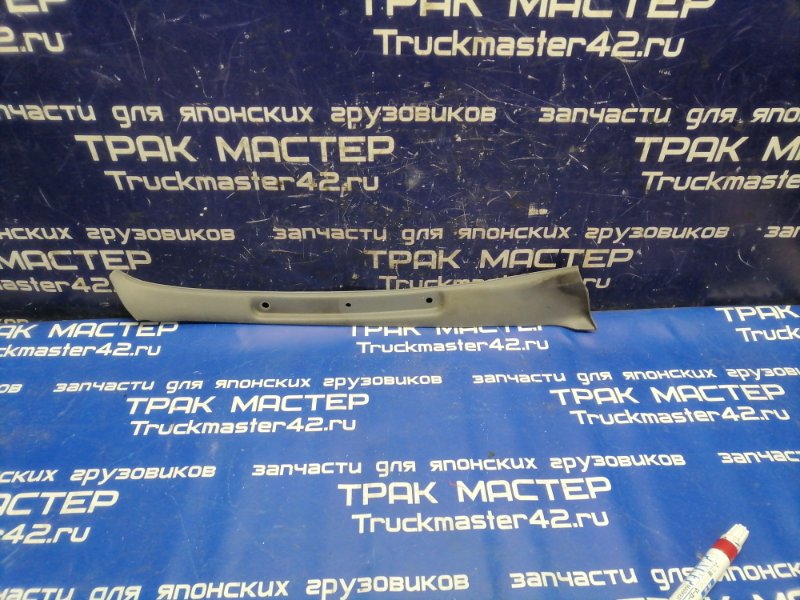 Накладка на стойку кузова ISUZU ELF NJR85 4JJ1 2008 правая (б/у)