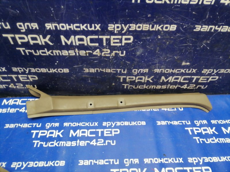 Накладка на стойку кузова ISUZU FORWARD FSR32D 6HE1 1994 правая (б/у)