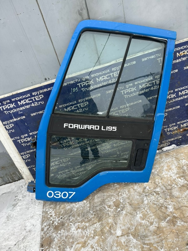 Дверь ISUZU FORWARD FRR32JB 6HE1 1991 передняя левая (б/у)