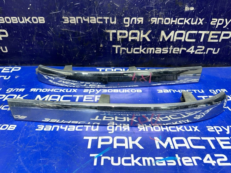 Молдинг над фарой MITSUBISHI FUSO FK61FM 6M60T 2005 (б/у)