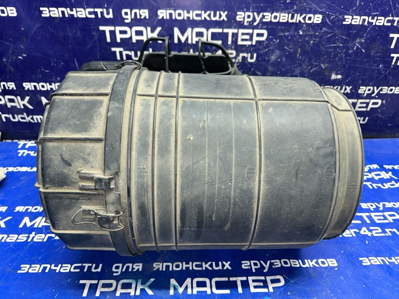 Корпус воздушного фильтра MITSUBISHI FUSO FK61HE 6M61 2005 (б/у)