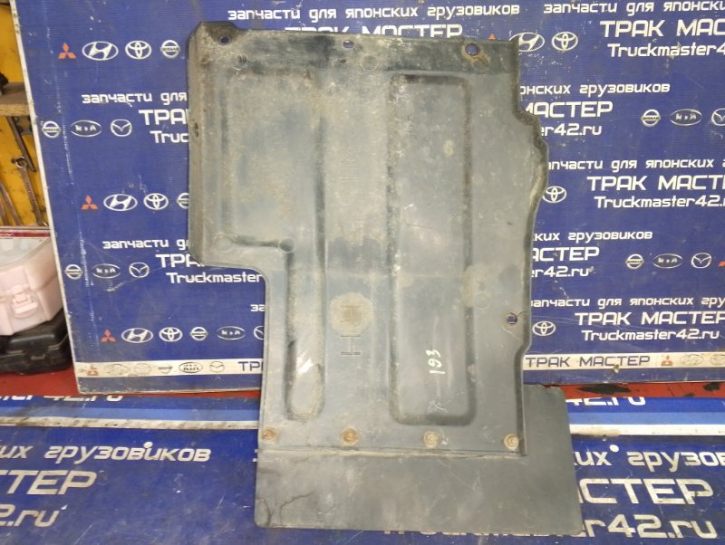 Подкрылок ISUZU FORWARD FRR32JB 6HE1 1991 передний правый (б/у)