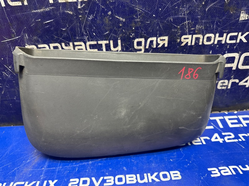 Пластик панели кабины ( кармашек) ISUZU FORWARD FRR34H4 6HK1 2005 передний правый (б/у)