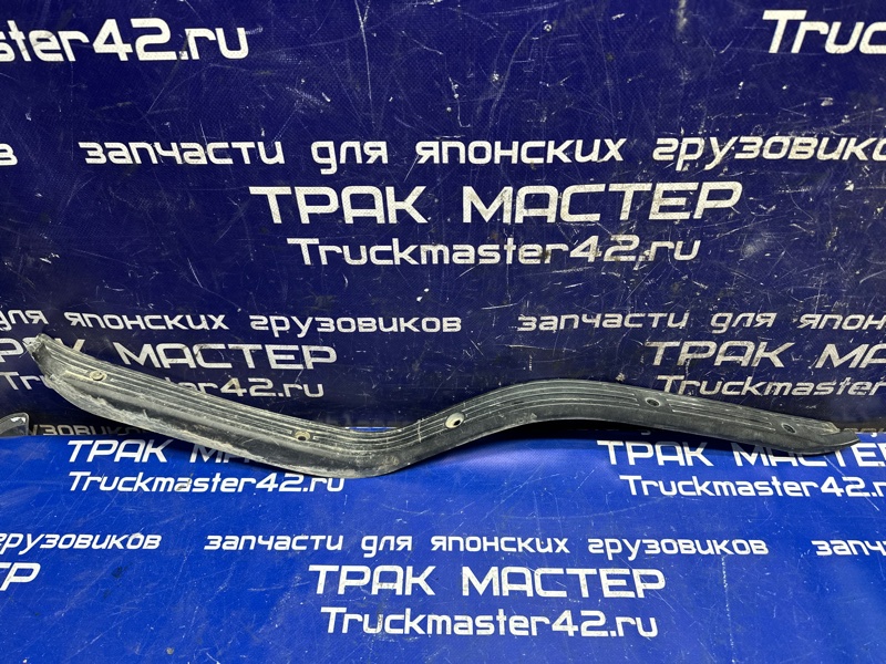Накладка на порог ISUZU FORWARD FRR32JB 6HE1 1991 передняя левая (б/у)