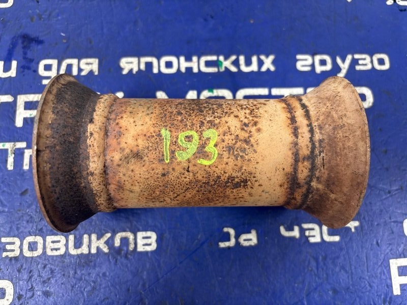 Труба глушителя ISUZU FORWARD FRR32JB 6HE1 1991 (б/у)