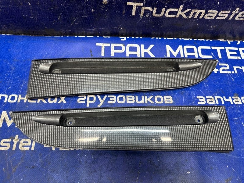 Молдинг (ресничка) над фарой ISUZU FORWARD NRR35E 6HL1 2004 (б/у)