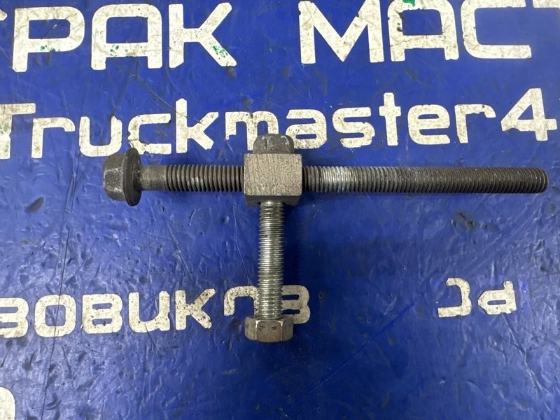 Болт крепления генератора ISUZU ELF NJR85 4JJ1 2008 (б/у)