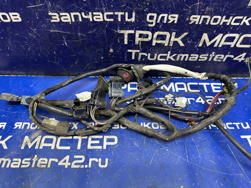 Проводка двс NISSAN DIESEL MK210KN FE6 1994 передняя правая (б/у)