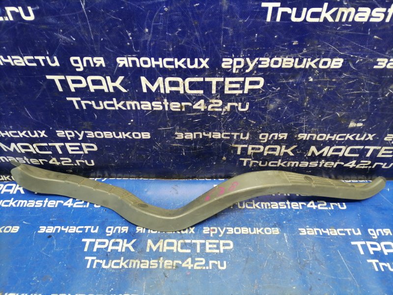Накладка на порог ISUZU FORWARD левая (б/у)