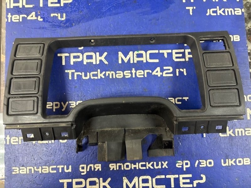 Консоль панели MITSUBISHI CANTER FE82EEV 4M51 2004 (б/у)