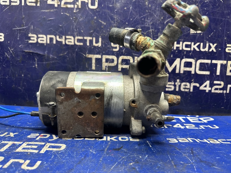 Насос водяной ISUZU FORWARD FSR32D 6HE1 1994 (б/у)