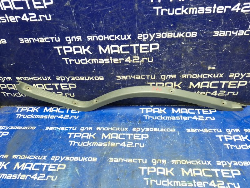 Накладка на порог ISUZU ELF NJR85 4JJ1 2008 передняя левая (б/у)
