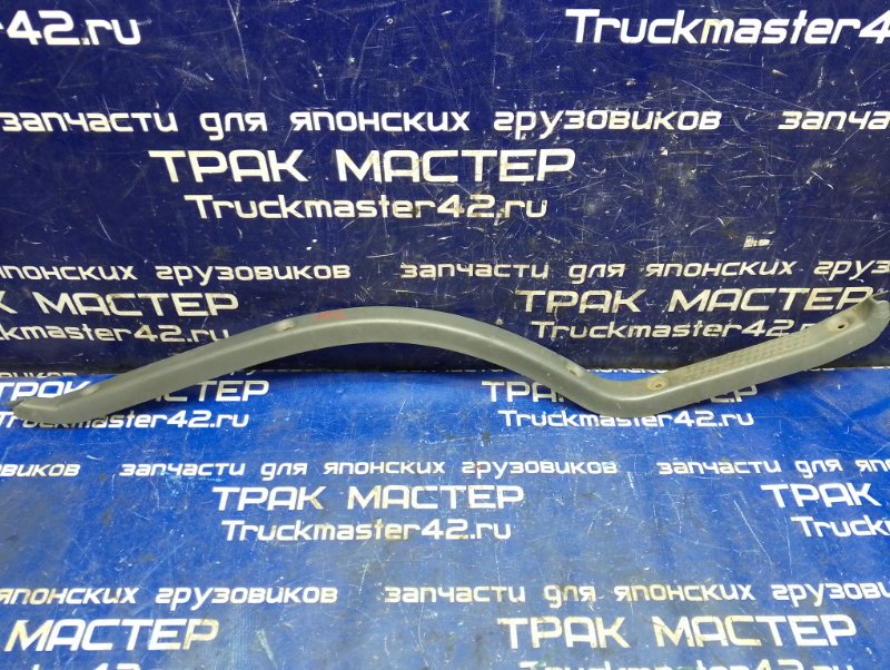 Накладка на порог ISUZU ELF NJR85 4JJ1 2008 передняя правая (б/у)