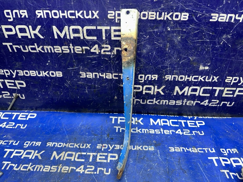 Кронштейн крепления подножки ISUZU FORWARD FRR32JB 6HE1 1991 передний левый (б/у)