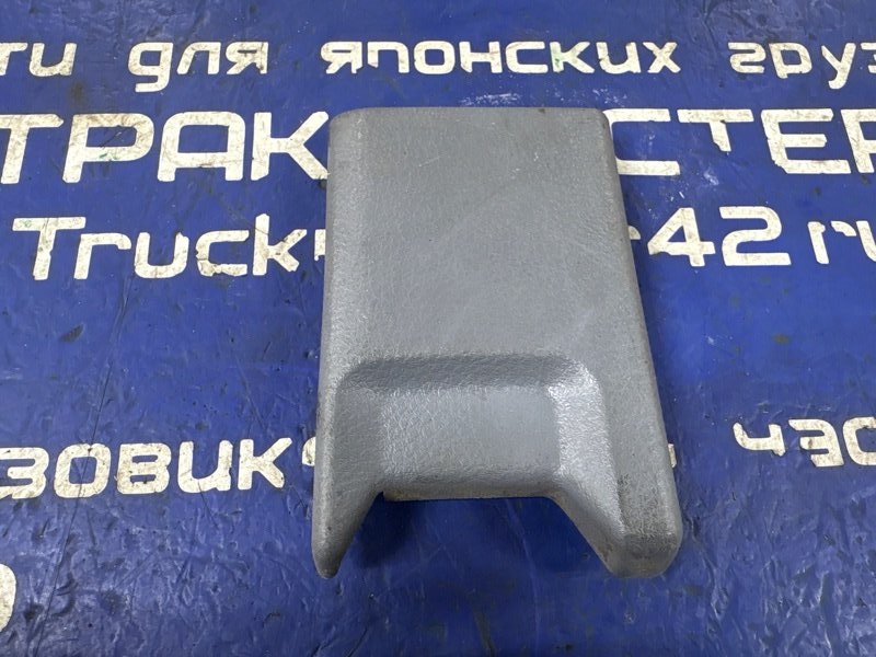 Пластик рулевой колонки MITSUBISHI CANTER FE83DY 4M50 2007 (б/у)