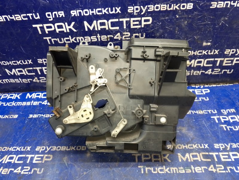 Корпус радиатора печки ISUZU FORWARD NRR35E 6HL1 2004 (б/у)
