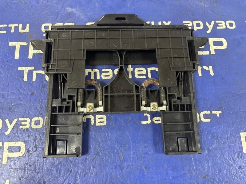 Подстаканник ISUZU FORWARD FRR34K4 6HK1 2002 (б/у)