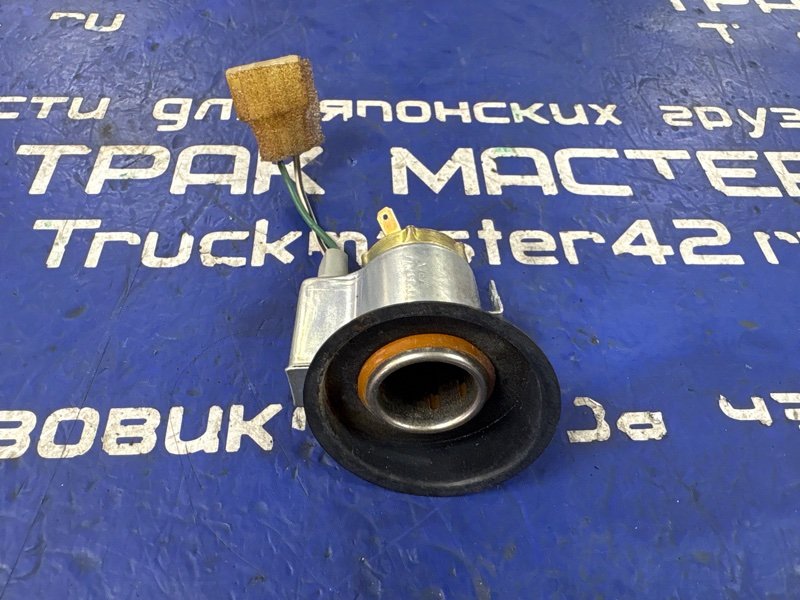 Прикуриватель ISUZU FORWARD FSR32D 6HE1 1994 (б/у)