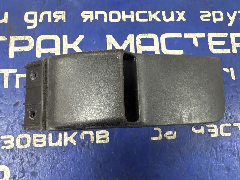 Заглушка на панель MITSUBISHI CANTER FE83DY 4M50 2007 (б/у)