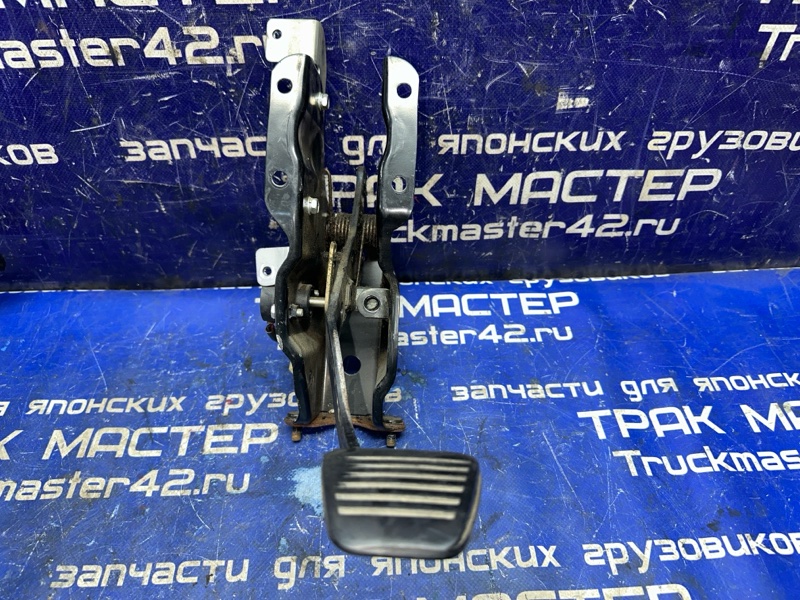 Педаль сцепления MITSUBISHI CANTER FE82DE 4M50 2007 (б/у)