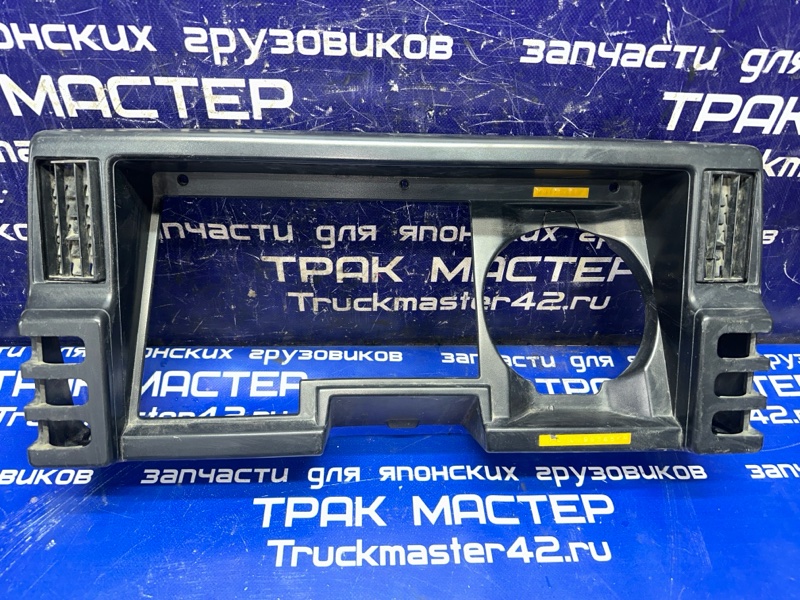 Консоль панели приборов ISUZU FORWARD FRR32JB 6HE1 1991 (б/у)