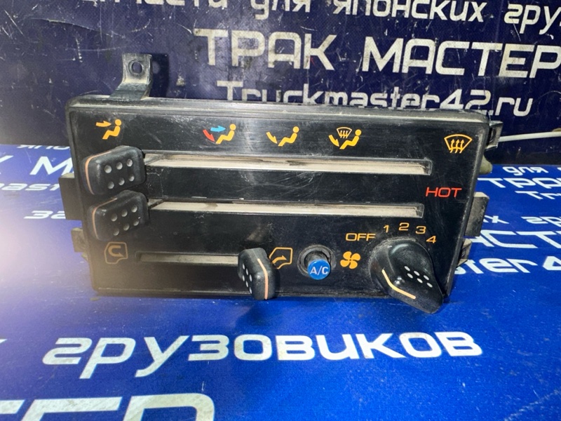 Блок управления климат-контролем ISUZU FORWARD FRR32JB 6HE1 1991 (б/у)