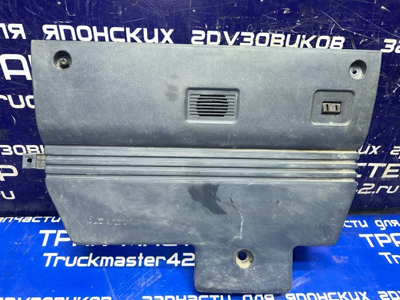 Пластик салона ISUZU FORWARD FRR32JB 6HE1 1991 (б/у)