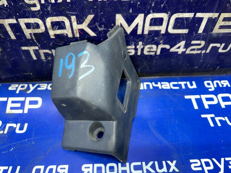 Пластик салона ISUZU FORWARD FRR32JB 6HE1 1991 (б/у)